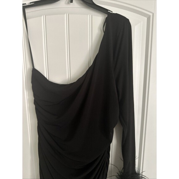 City Studios Women's Plus Size One-Shoulder Feather-Cuff Gown Dress Black 18W - Picture 7 of 12